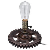 Dispositivo elétrico industrial do sótão retro transformado pela luz da lâmpada de mesa da tabela da tubulação do ferro