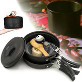Tragbarer Kochgeschirrsatz für 1-2 Personen zum Kochen auf einem Gasbrenner mit Butan-Propan-Kartuschen, der einen Topf, eine Pfanne, eine Schüssel und Besteck für Picknick und Grillen enthält.