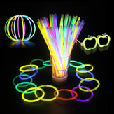 100 baguettes lumineuses multicolores pour des fêtes sombres, des bracelets lumineux et des décorations de mariage