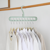 Πολυλειτουργική κρεμάστρα υφασμάτινων ρούχων με περιστρεφόμενα αντιολισθητικά ράφια στο μπαλκόνι ή στο ντουλάπι