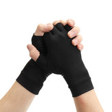Coppia di guanti a metà dito anti-artrite con rame per il sollievo dal dolore e protezione delle mani durante l'allenamento.