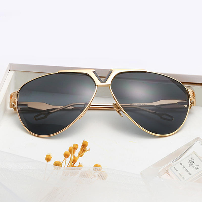 

Men Women Trendy HD UV400 Metal Non-polarized Sunglasses Outdoor Mirrored Goggles