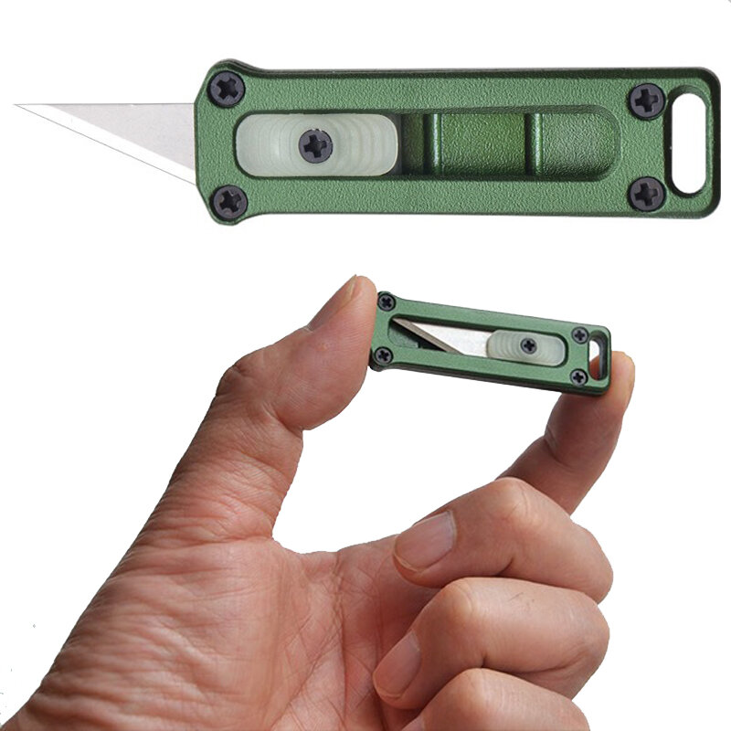 Mini EDC Lightweight Pocket Teleskop herausnehmbares Messer Tragbares drittes Zahnrad Gerade Fluoreszenz Utility Knife Blade für Wild Survival Outdoor Fishing Camping Schlüsselbund
