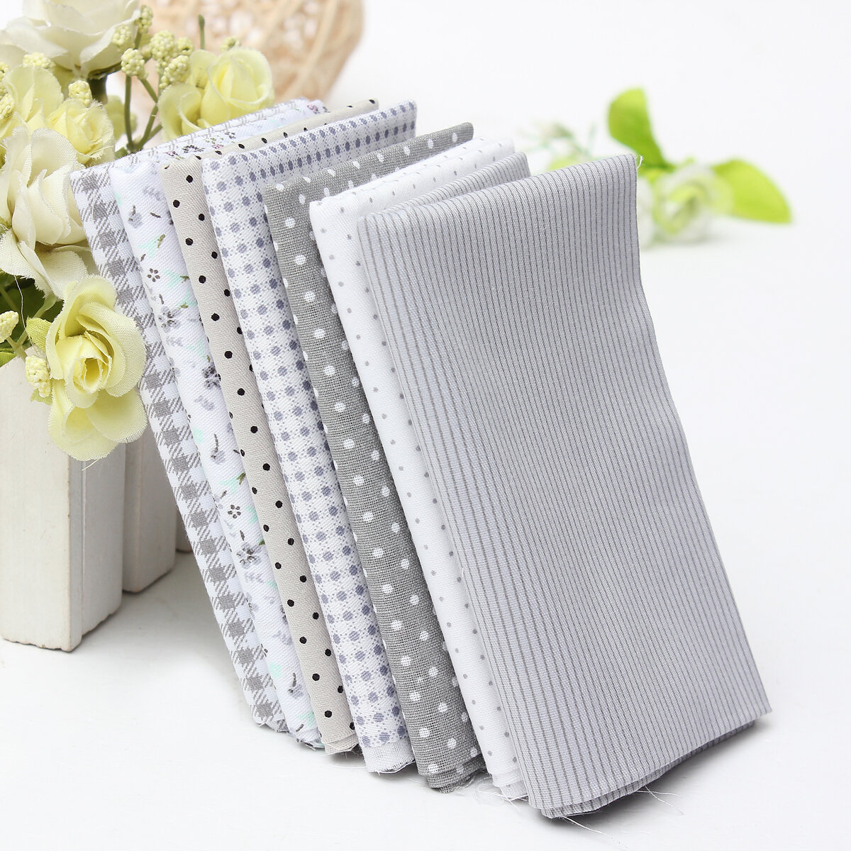 

7Pcs Square Fabric Bundle Cotton Patchwork Sewing Quilting Tissues Cloth DIY Fabric Crafts