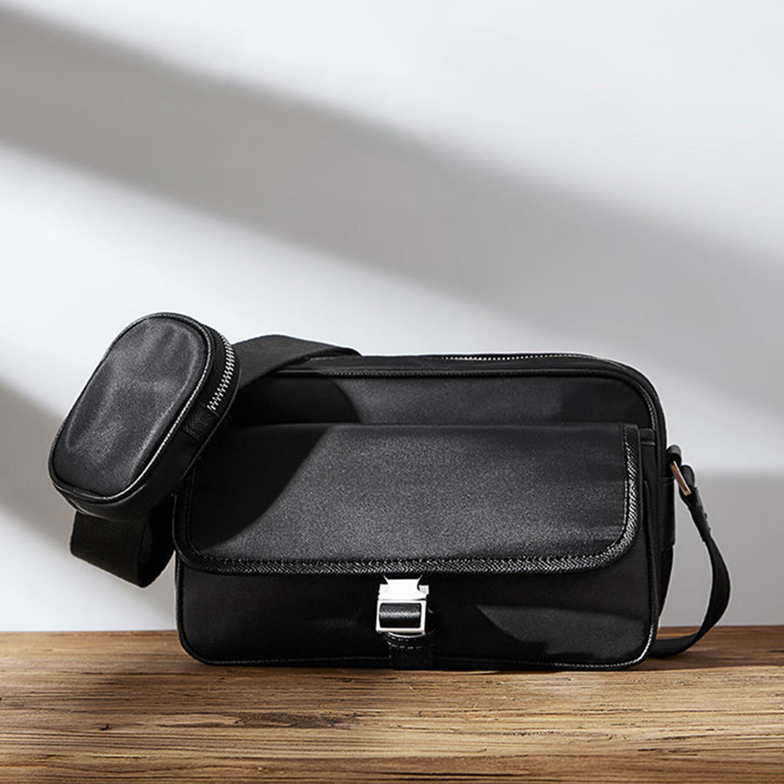 Menico Unisexual Oxfords Cloth Casual Large Capacity Messenger Bag Durable Adjustable Strap Crossbod