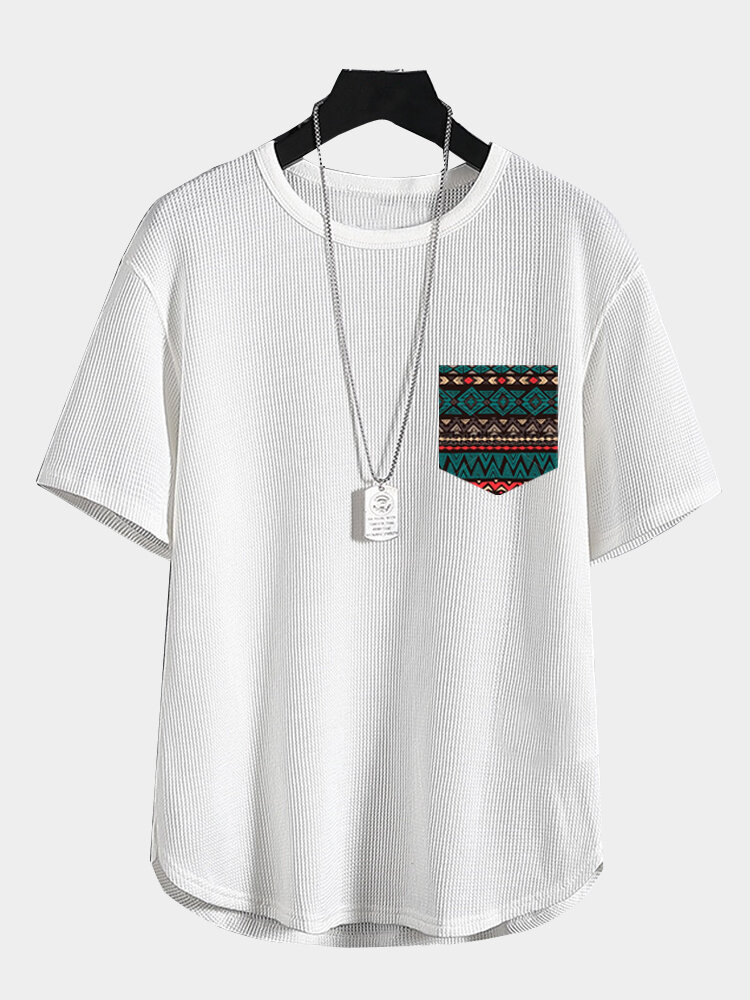 

Мужские футболки с коротким рукавом и изогнутым краем в этническом стиле с геометрическим рисунком и карманом